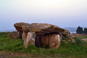 Dolmen, Boutouiller