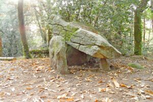 Dolmen, Ménez-Liaven