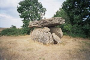 Dolmen, Tièrgues