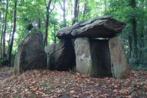 Dolmen, Tri-Men-de-Castello