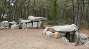 Dolmen, Mané-Kerioned
