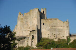 évêques de Poitiers Şatosu