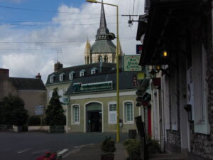 Notre-Dame de Fresnay-sur-Sarthe Kilisesi