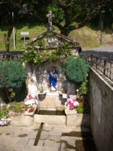 Notre-Dame-du-Roncier Çeşmesi
