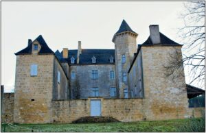 Nadaillac-de-Rouge Kalesi