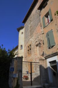 Pernes-les-Fontaines Kulesi