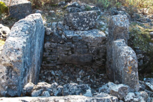 Dolmen, Puades