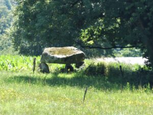 Dolmen, Saint-Hilaire