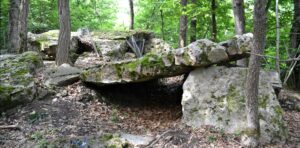Dolmen, Trois-Moutiers