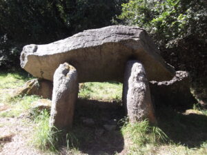 Dolmen, Tronval