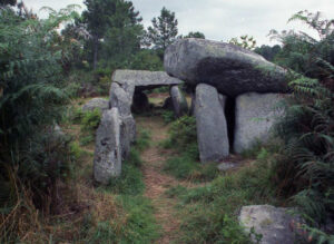 Dolmen, Keriaval