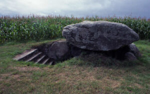 Dolmen, Runesto