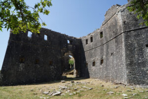 Beşpınar Kalesi