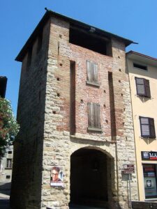 Moringhello Kapısı