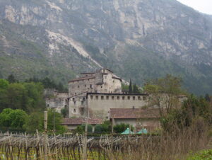 Pietra Kalesi, Calliano