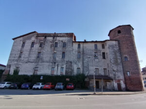 Cavallerleone Kalesi