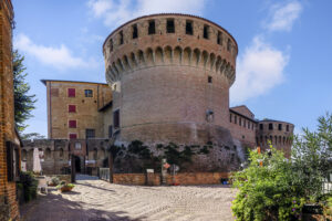 Dozza Kalesi