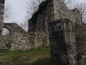 Superiore Kalesi, Attimis