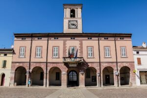 Belediye Binası, Commessaggio