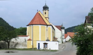 Kollegiatstift Neuessing