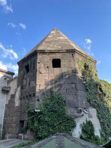 Avgunlu Kümbeti