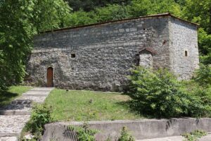 Yukarı Hamam, Banişte
