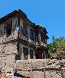 Konak — Kale, 211. Sokak, 8