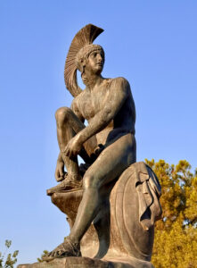 Theseus Heykeli