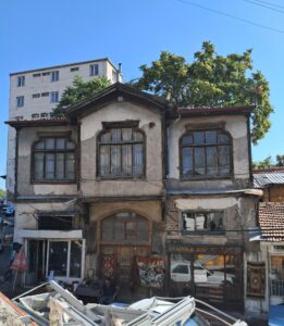 Konak, A. Adnan Saygun Caddesi