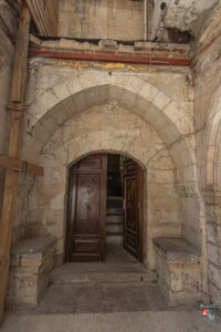 Eskisaray Camii Harim Girişi