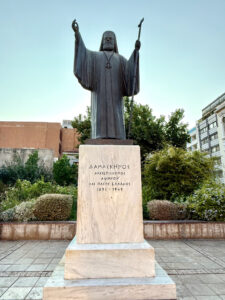 Başpiskopos Damaskinos Heykeli