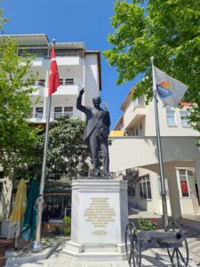 Atatürk Anıtı, Marmara Adası