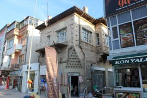 Konut ve Dükkan, Cumhuriyet Meydanı, Bor