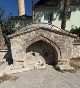 Uras Çeşmesi, Bor