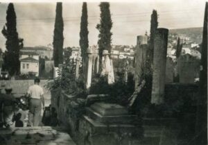 Gülbahar Hatun Camii Haziresi