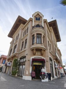 İzmir Vakıflar Bankası 3 İzmir Vakıflar Bankası