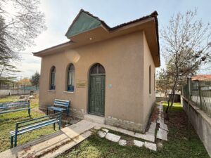 Çağa Dedesi Türbesi