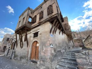 Gazer Serikioğlu Agop Konağı