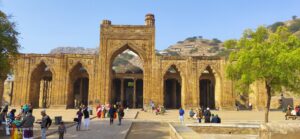 İki Buçuk Günlük Kulübe Camii