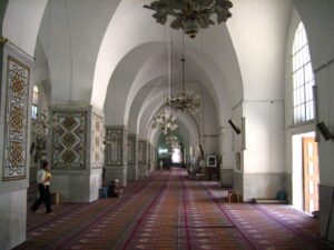 Nûrî Ulu Cami, Humus