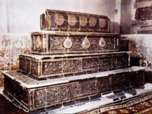 Kusem b. Abbas Türbesi