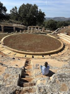 Oiniadai Antik Tiyatrosu