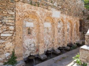 Beş Çeşme, Karistos