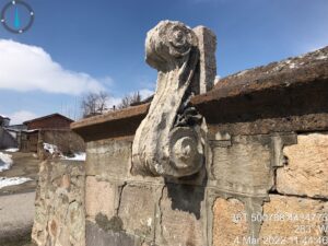 Güzelhisar Köy Çeşmesi (Roma Dönemi Bitkisel ve Volüt Süslemeli Mimari Eleman), Akyurt