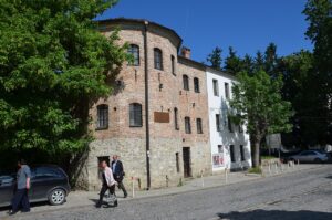 Abdullah Paşa Kulesi, Yakova