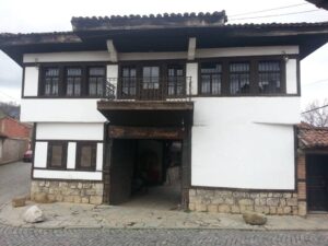 Yeni Haraçi Han, Yakova