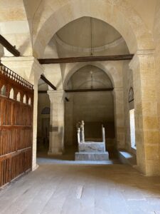 Ebu Mansur Kasta’nın Yakınları