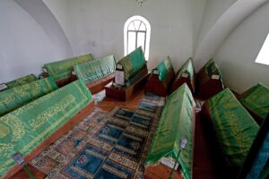 Erguvan Çelebi Türbesi