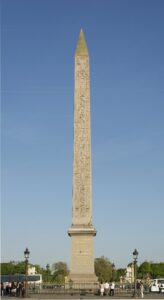 Concorde Meydanı Luxor Dikilitaşı