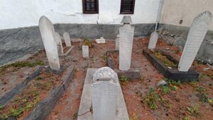 Bünyamin Ayaşi Camii Haziresi